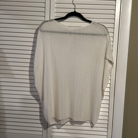 NWT Uniqlo White Lacy Short Sleeve Sweater - Picture 4 of 4